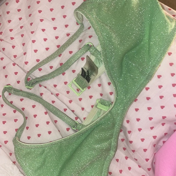 Triangl Bikini - Picture 3 of 7